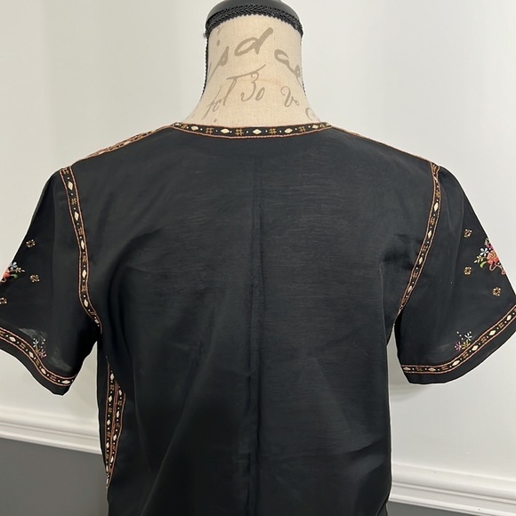 Hand Embroidered Vintage Blouse from China Floral Designs size 36 Small - Picture 2 of 8